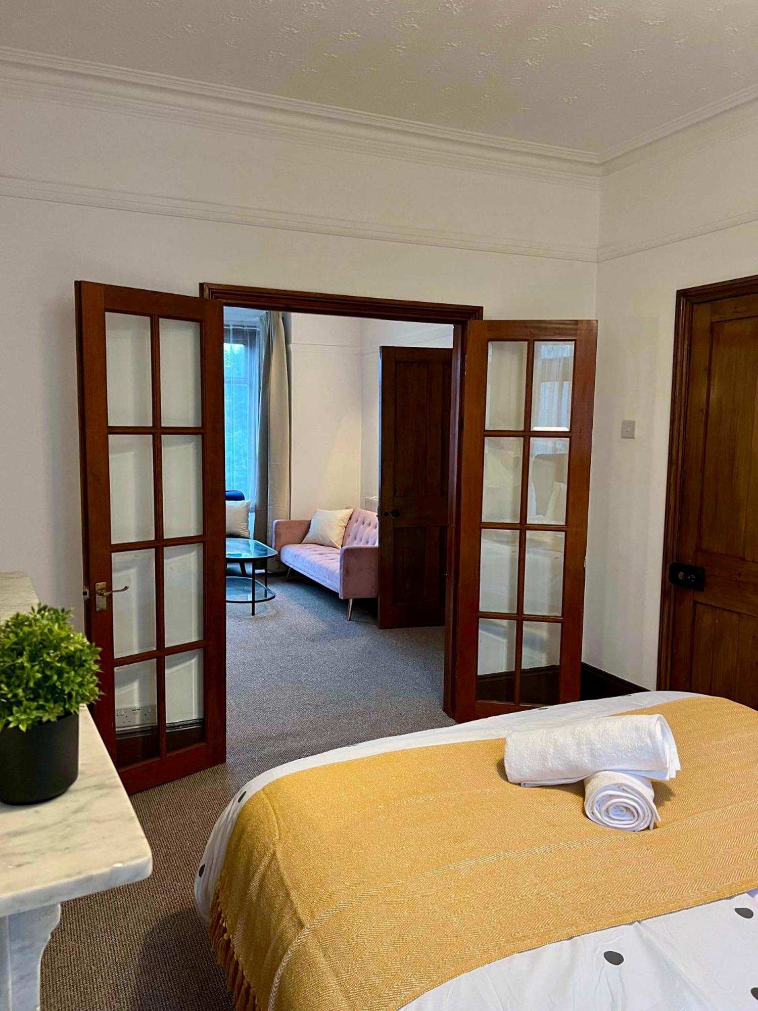 דובר Dovorian Guest House מראה חיצוני תמונה