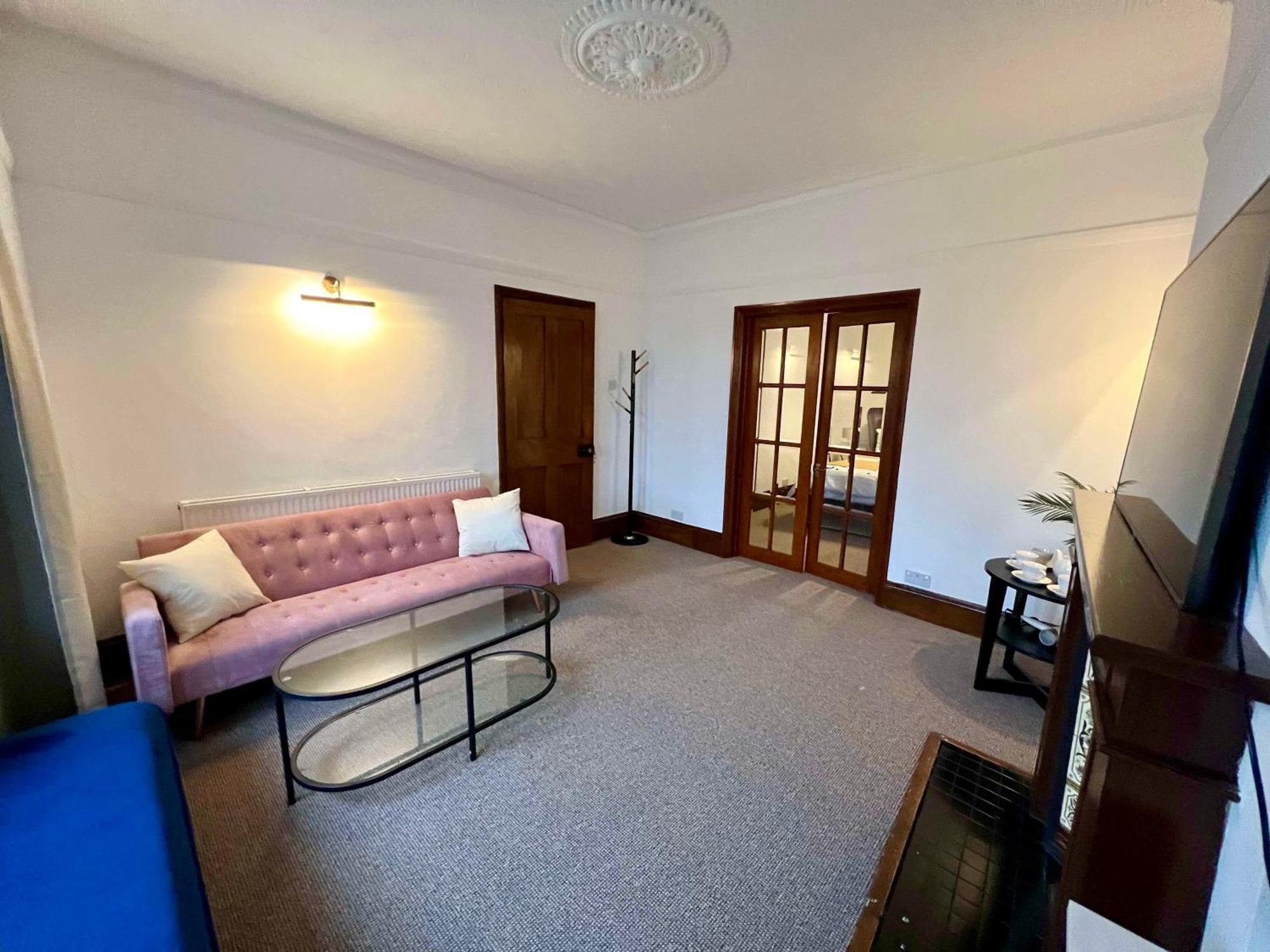 דובר Dovorian Guest House מראה חיצוני תמונה